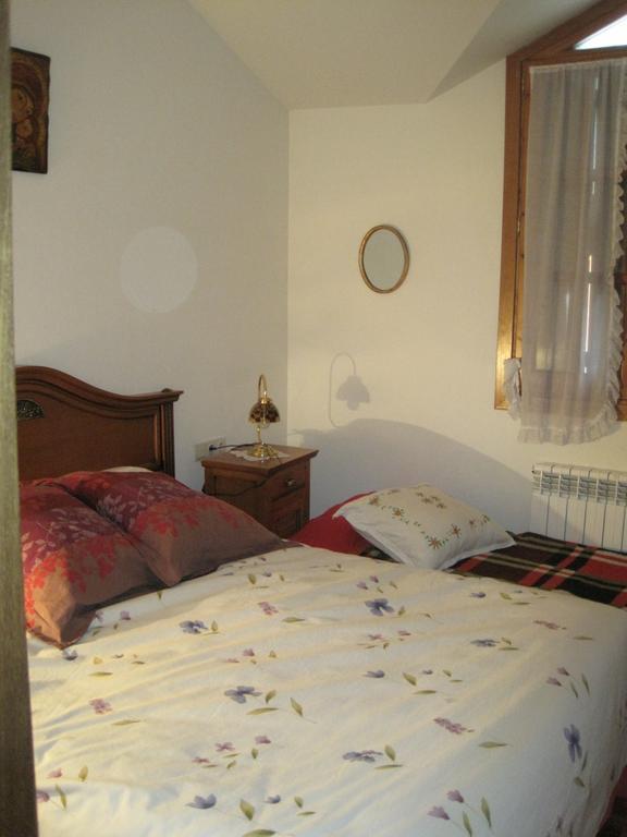 P&C Font Verd Canillo Buitenkant foto