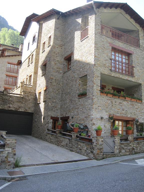 P&C Font Verd Canillo Buitenkant foto